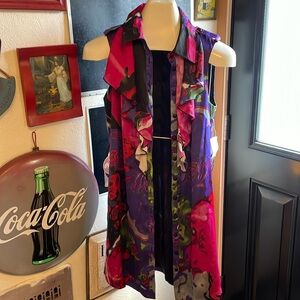 NWT Mac & Jac Size Medium Button Down Top